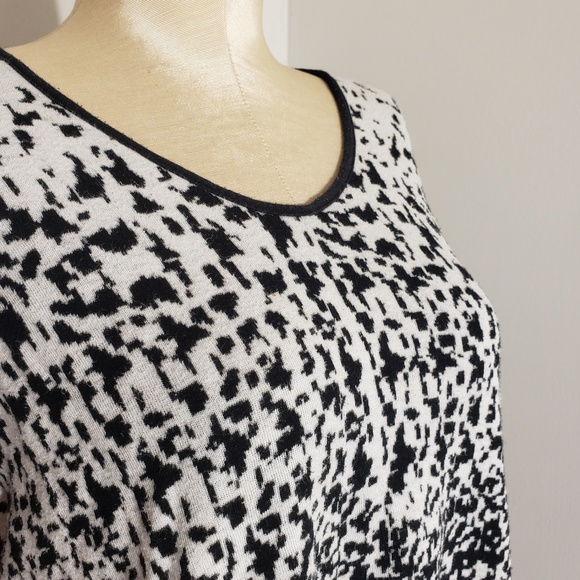 Dana Buchman black and white sweater size M - Picture 4 of 5